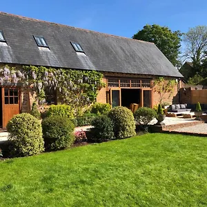 Grade 2 Listed Barn On The Edge Of And The New Forest Holiday home